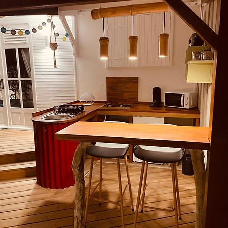 Les Coulirooms - Suite Avec Jacuzzi Et Grande Terrasse Sainte-Anne  Exterior photo