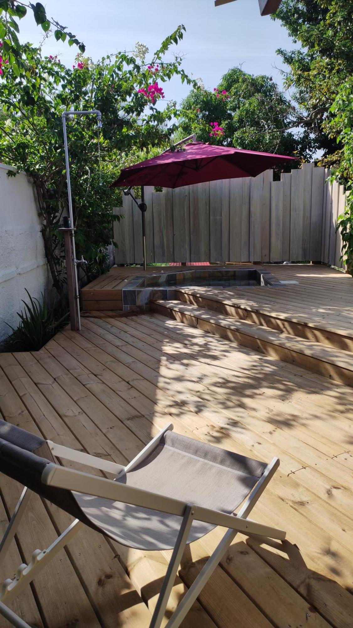 Les Coulirooms - Suite Avec Jacuzzi Et Grande Terrasse Sainte-Anne  Exterior photo