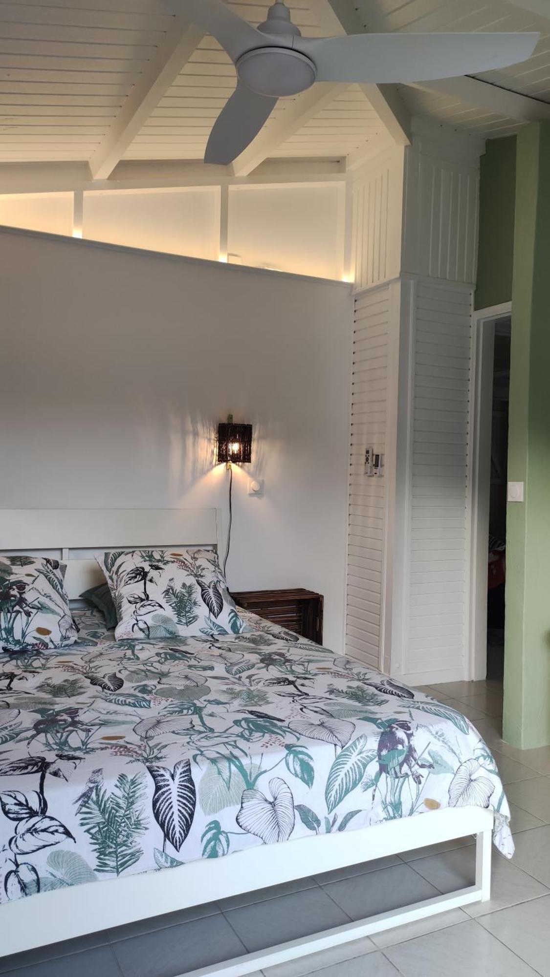 Les Coulirooms - Suite Avec Jacuzzi Et Grande Terrasse Sainte-Anne  Exterior photo
